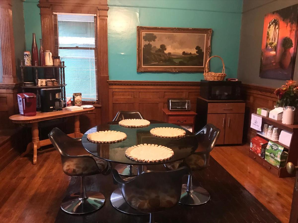 Bed and Breakfast 5 Star Victorian Mansion-Downtown No Locals Erie Esterno foto