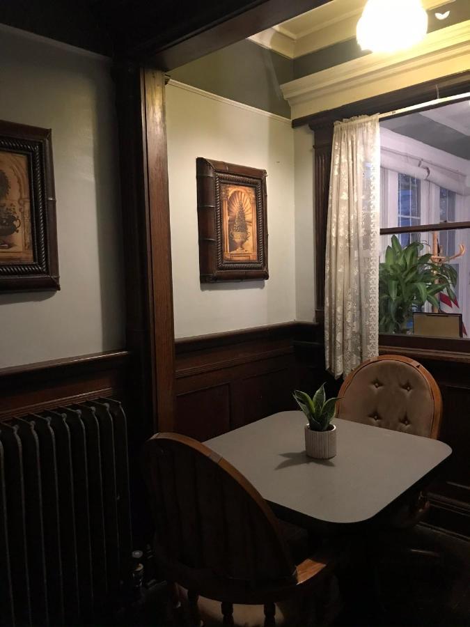 Bed and Breakfast 5 Star Victorian Mansion-Downtown No Locals Erie Esterno foto